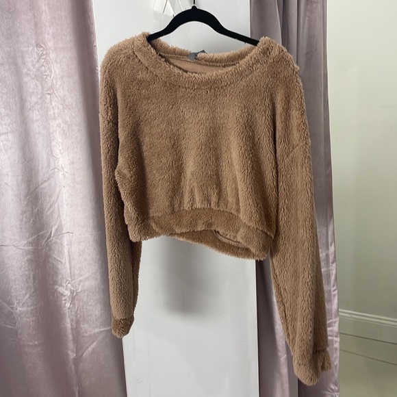 Fuzzy brown comfy sweater and short set - Picture 2 of 4